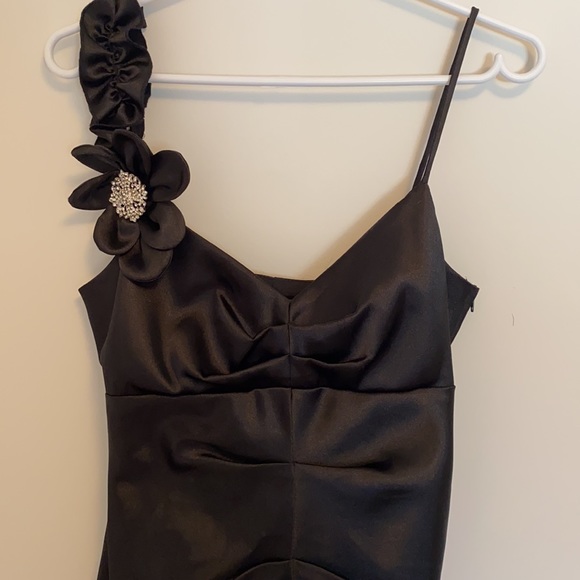 Beautiful little black dress - Picture 4 of 4